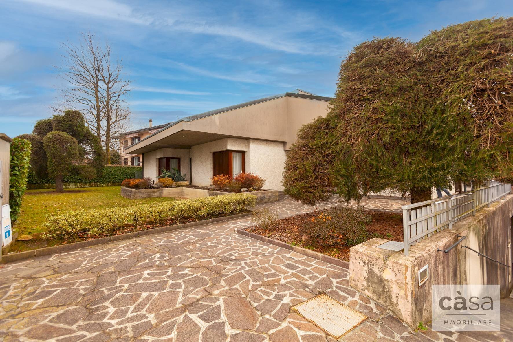 Foto 2 - Villa Via Renato Simoni
 
6, Varese - photo 2