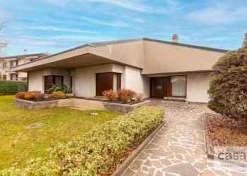 Foto 1 - Villa Via Renato Simoni
 
6, Varese - foto 1