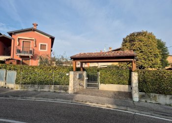 Foto 1 - Trilocale via Raimondo Vianello
 
2, Peschiera del Garda - foto 1