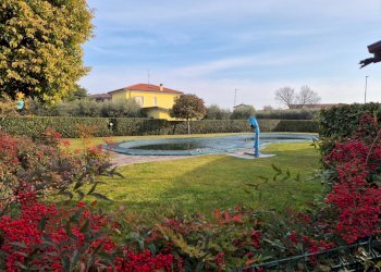 Foto 2 - Trilocale via Raimondo Vianello
 
2, Peschiera del Garda - foto 2