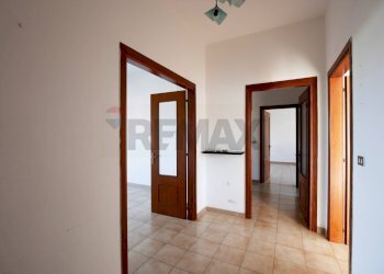 Hall / corridoio - Trilocale via Pietro Nenni
 
14, Noicàttaro - foto 2