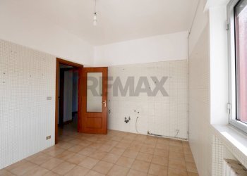 Stanza vuota - Trilocale via Pietro Nenni
 
14, Noicàttaro - foto 10