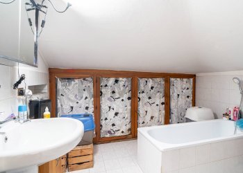 Bagno - Bilocale Strada Bassa Dei Folli
 
135, Parma - foto 10