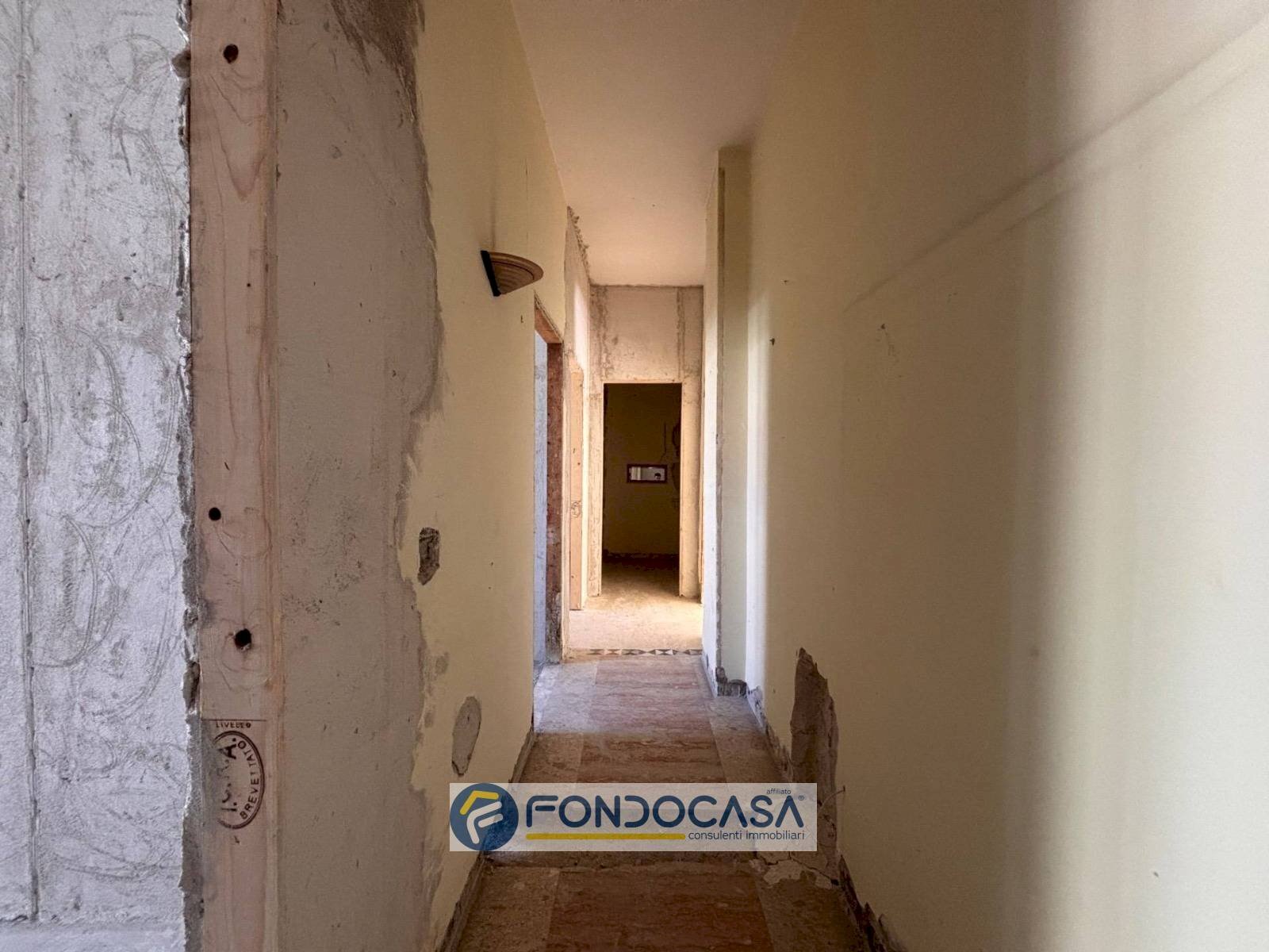 Foto 1 - Trilocale via tiziano
 
1, Sant'Antimo - foto 1