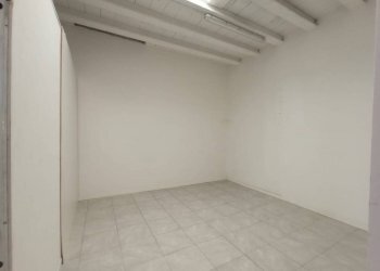 Stanza non arredata - Negozio via Camillo Benso di Cavour, Cavezzo - foto 8