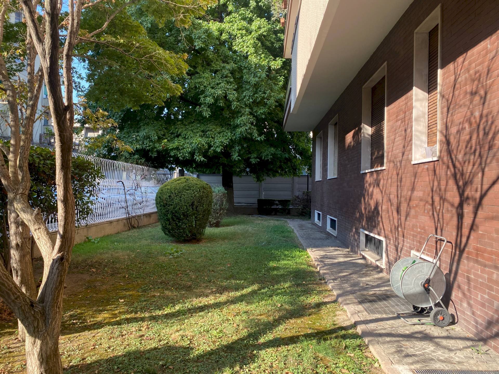 GIARDINO CONDOMINIALE - Bilocale VIA MOSSOTTI
 
2, Milano - foto 1