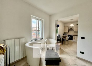 Foto 1 - Trilocale VIA CALICE, Finale Ligure - foto 1