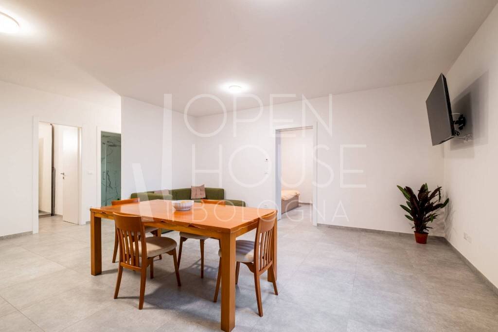 Salone - Trilocale via Albertina, Castel Maggiore - foto 1