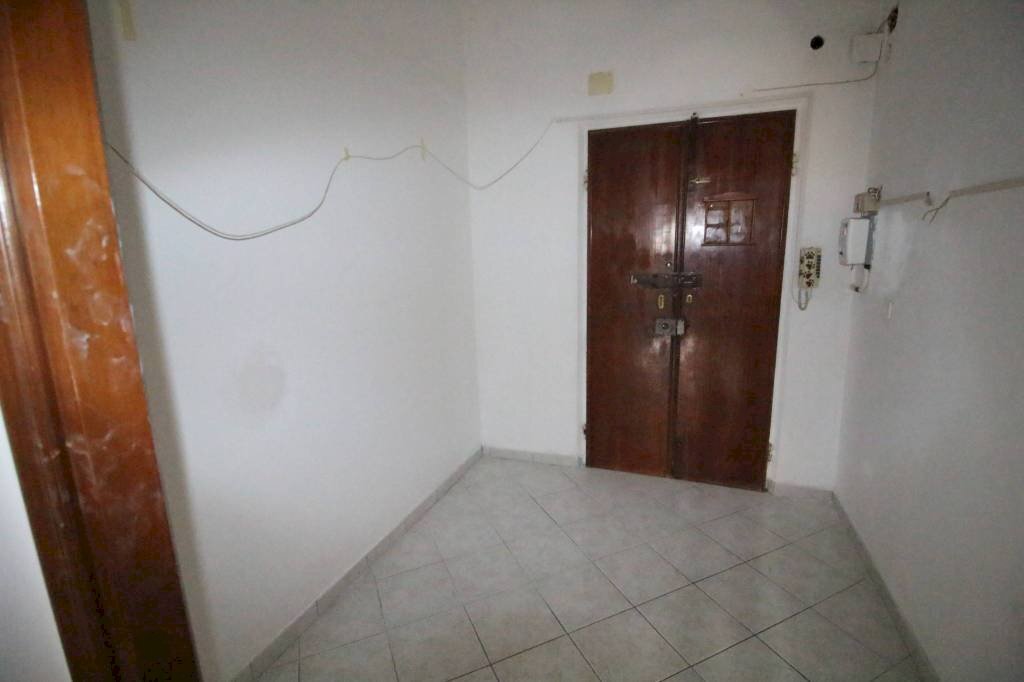 Ingresso - Three-room apartment via Gaspare Murtola, Genova (neighborhood Prà) - photo 2