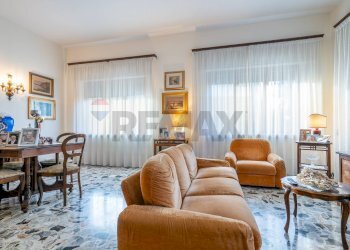 Sala da pranzo - Villa via Aretino Spinello
 
4, Pisa - foto 10