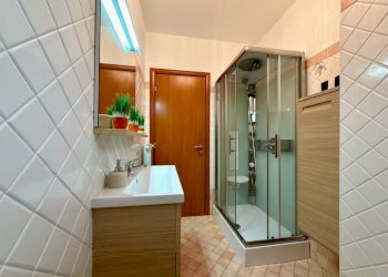 Foto 19 - Trilocale Lungolago Zanardelli
 
36, Toscolano-Maderno - foto 19