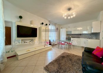 Foto 2 - Trilocale Lungolago Zanardelli
 
32, Toscolano-Maderno - foto 2