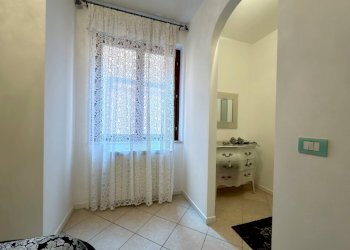 Foto 22 - Trilocale Lungolago Giuseppe Zanardelli
 
36, Toscolano-Maderno - foto 22