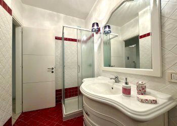 Foto 33 - Trilocale Lungolago Giuseppe Zanardelli
 
36, Toscolano-Maderno - foto 33