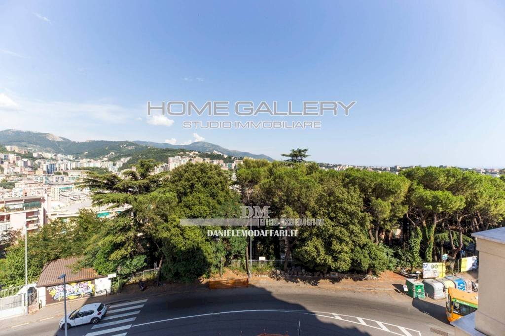 Vista - Quadrilocale piazza Daniele Manin, Genova (zona Castelletto) - foto 2