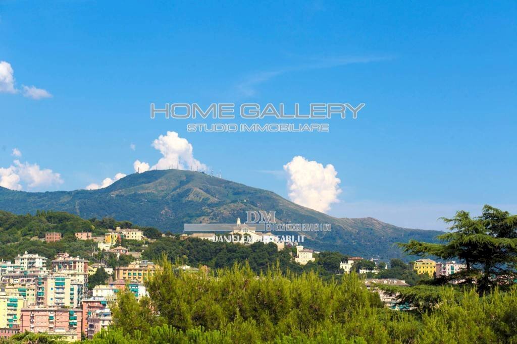 Vista - Quadrilocale piazza Daniele Manin, Genova (zona Castelletto) - foto 3