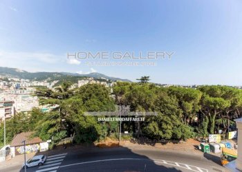 Vista - Quadrilocale piazza Daniele Manin, Genova (zona Castelletto) - foto 2