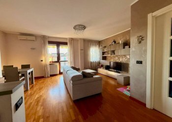 Salone - Quadrilocale via Ferruccio Valobra, 204, Carmagnola - foto 8