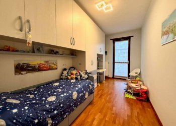 Camera da letto - Quadrilocale via Ferruccio Valobra, 204, Carmagnola - foto 30