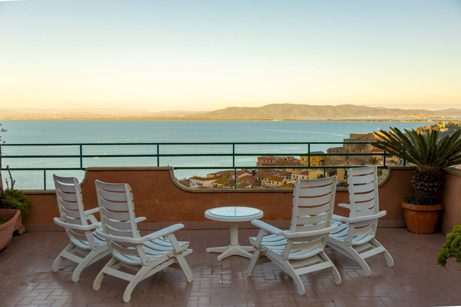Foto 1 - Attico Strada del Sole
 
32, Monte Argentario - foto 1