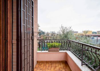 Balcone - Trilocale Via Castropignano
 
31, Roma - foto 35