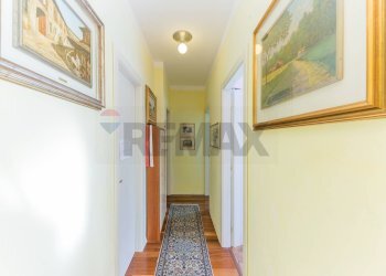 Hall / corridoio - Trilocale Sori - foto 26