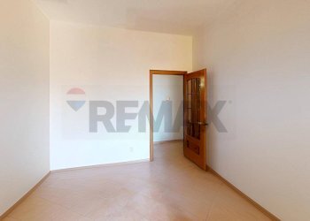 Stanza vuota - Trilocale Genova - foto 5