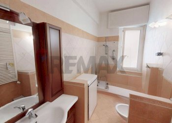 Bagno - Trilocale Genova - foto 9