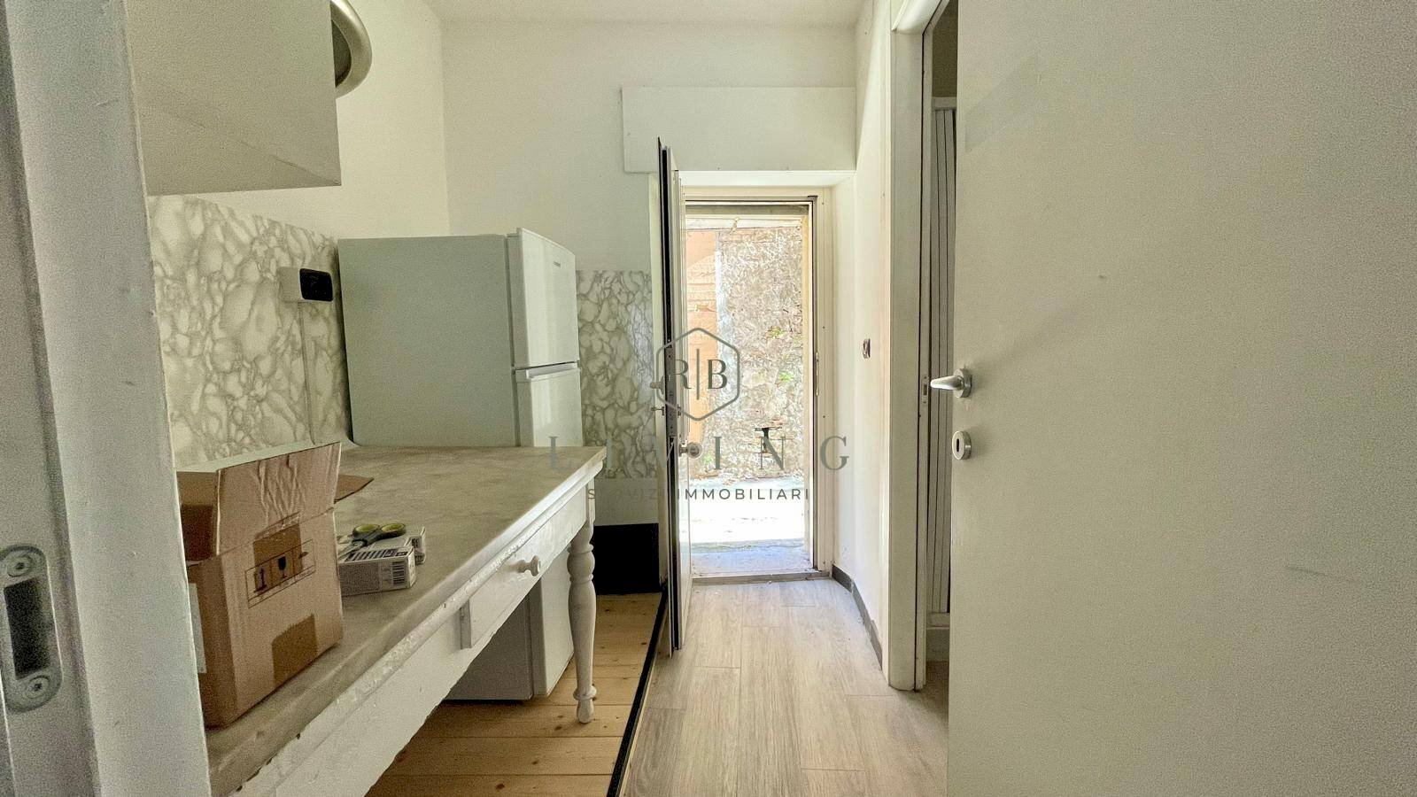 Foto 2 - Locale Commerciale Via Elio fileni
 
98, San Benedetto del Tronto - foto 2