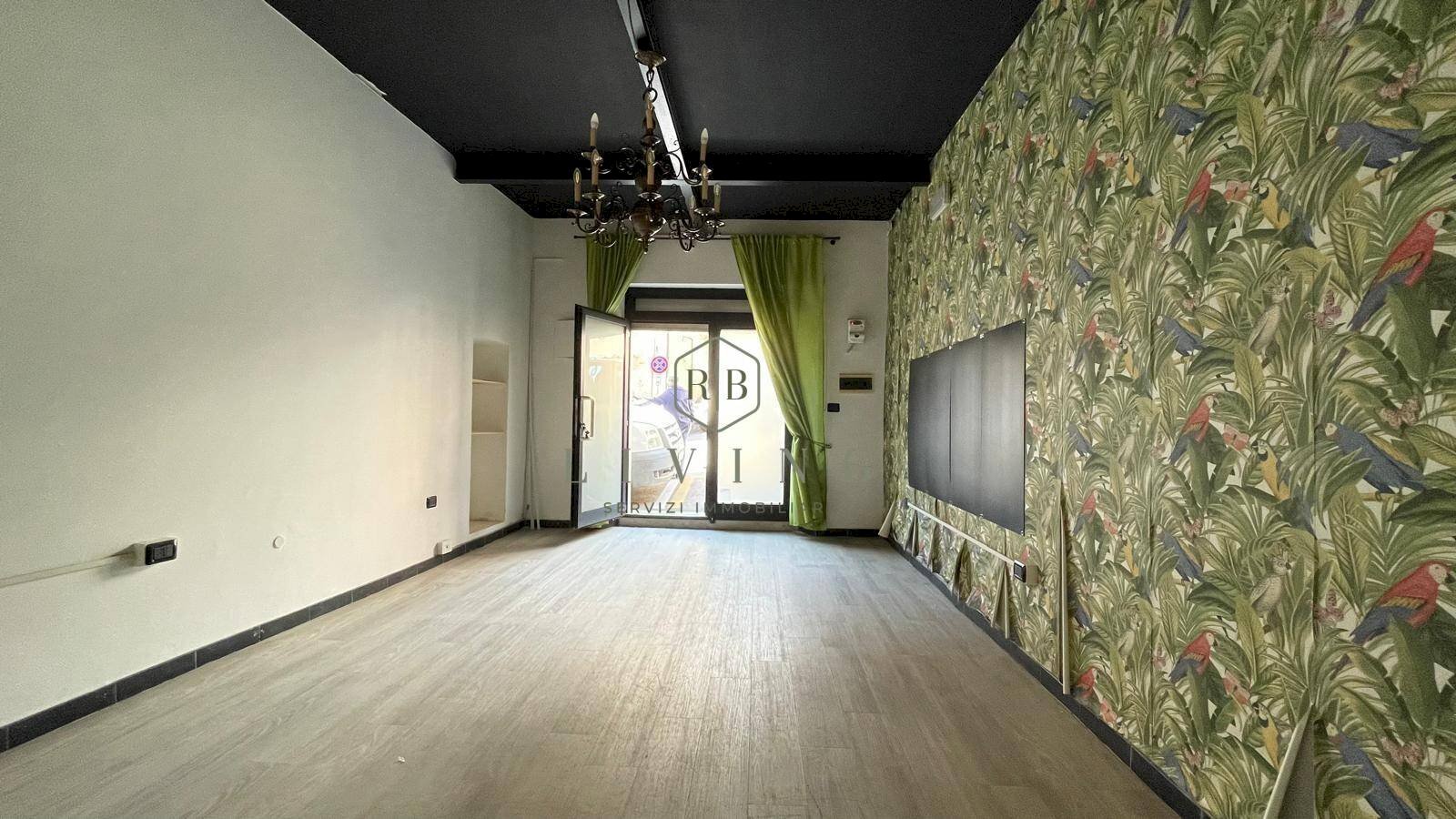 Foto 3 - Locale Commerciale Via Elio fileni
 
98, San Benedetto del Tronto - foto 3