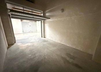 Foto 2 - Box Via Patturelli
 
2, San Nicola la Strada - foto 2