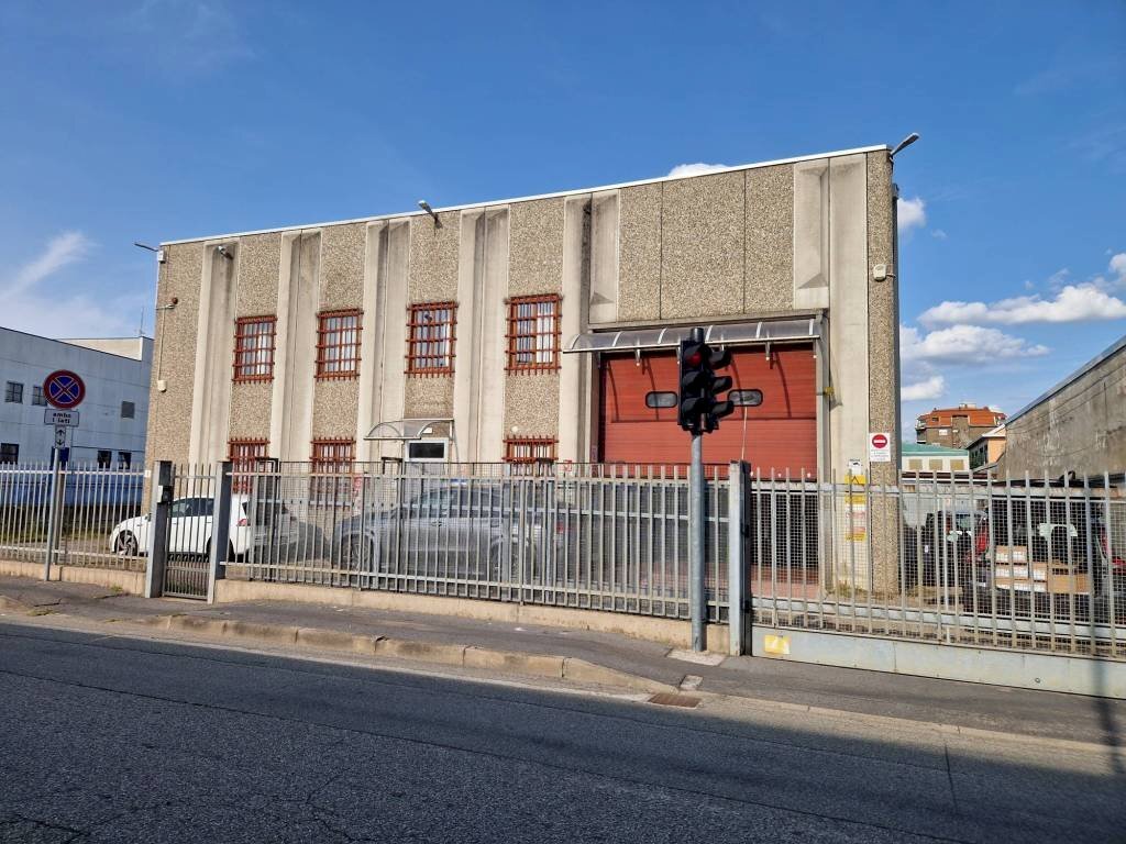 Facciata - Capannone via Cristina Belgioioso, Baranzate - foto 1