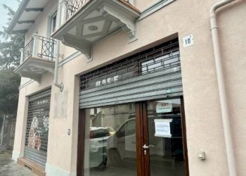 Facciata - Negozio via San Giuseppe Cottolengo, 10A, Biella - foto 18