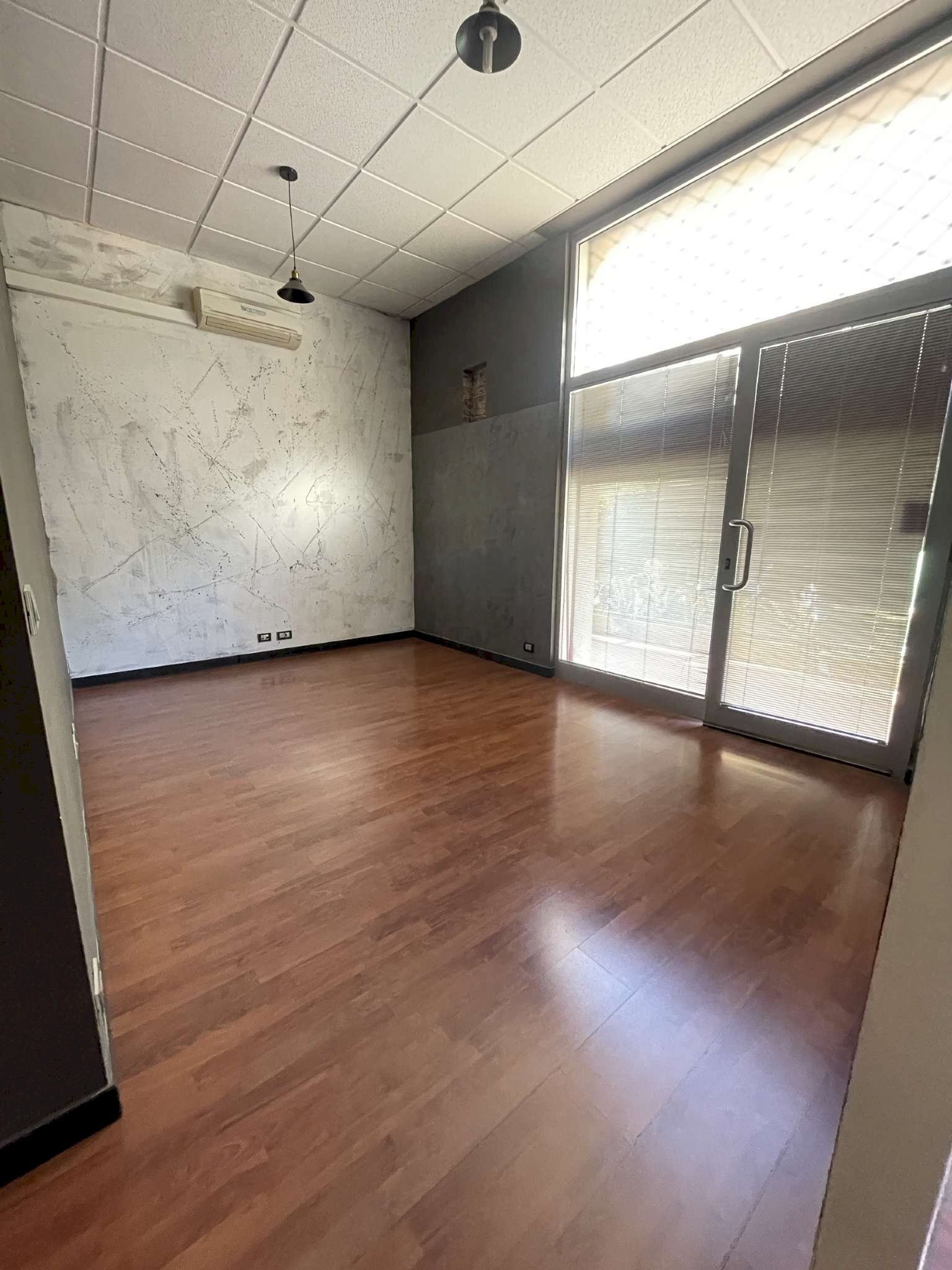 LOCALE - Negozio VIA MAJORANA, Genova (zona Quinto) - foto 1