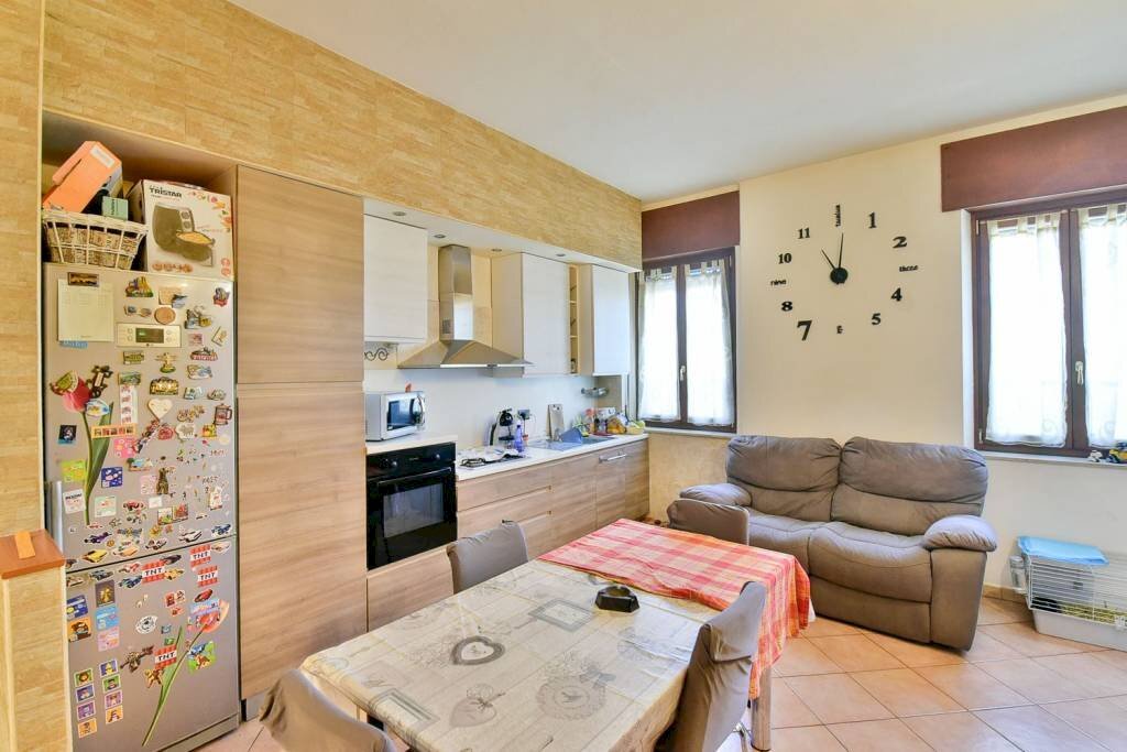 Cucina - Trilocale via Nazionale dei Giovi, 231, Lentate sul Seveso - foto 2