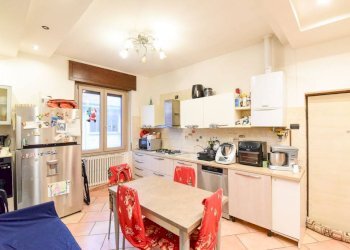 Cucina - Trilocale via Lazzaretto, 1, Carate Brianza - foto 3