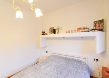 Camera da letto - Three-room apartment via Lazzaretto, 1, Carate Brianza - photo 10