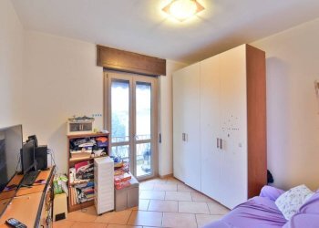 Camera da letto - Three-room apartment via Lazzaretto, 1, Carate Brianza - photo 16