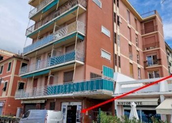 Facciata - Negozio all'asta corso Valparaiso, 62, Chiavari - foto 20