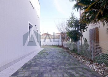 Giardino - Three-room apartment via Rovigno, Ravenna - photo 31