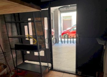 11.jpg - Commercial Premises Via Giulia di Barolo, Torino (neighborhood Vanchiglia) - photo 11