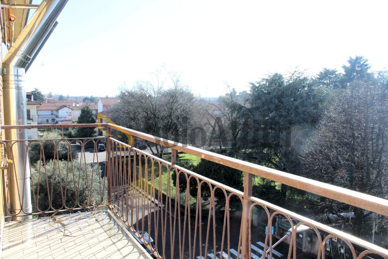 Balcone zona giorno.JPG - Three-room apartment Via XXIV Maggio, San Vittore Olona - photo 3