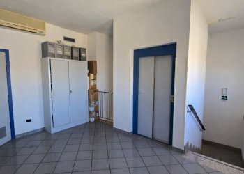 hall asc.png - Villa Contrada Targia 48, Siracusa - foto 11