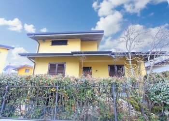 esterno - Villa Via Luigi Pirandello, Nerviano - foto 3