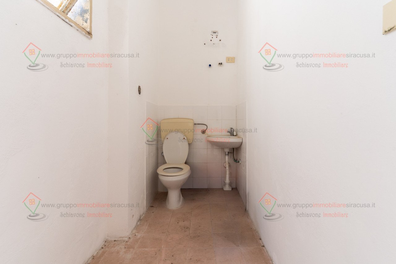 RIC08851.jpg - Locale Commerciale Siracusa - foto 3