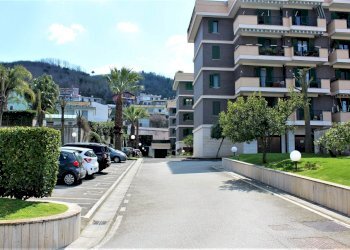 esterno6.jpg - Trilocale Via Santa Maria 202/C, Quarto - foto 9