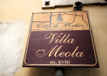 targa.jpg - Trilocale Via Guglielmo Marconi 49, Portici - foto 5