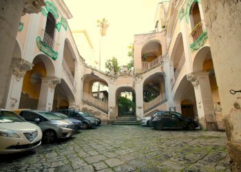 cortile1.jpg - Trilocale Via Guglielmo Marconi 49, Portici - foto 7