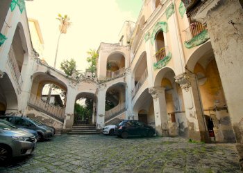 cortile2.jpg - Trilocale Via Guglielmo Marconi 49, Portici - foto 8