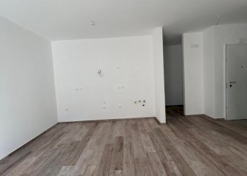 20260210_164317000_iOS 11.jpg - Three-room apartment Via Maiella 23, Pescara - photo 2